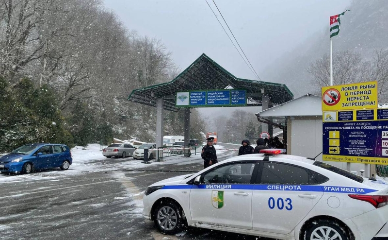 Лавров объяснил &laquo;балансом обязательств&raquo; приостановку соцвыплат в