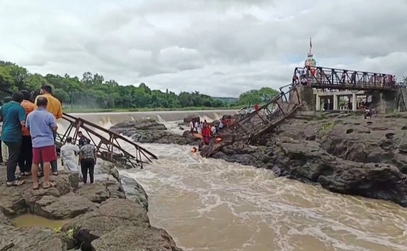Лавров обсудил Украину с главой МИД Турции