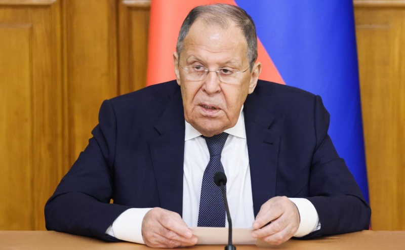 Лавров ответил на слова Макрона про людоеда фразой о «неудобных ночах»