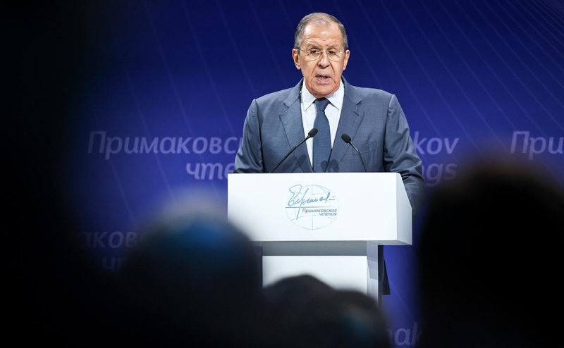 Лавров прилетел на саммит ОБСЕ в Скопье через Грецию, а не через