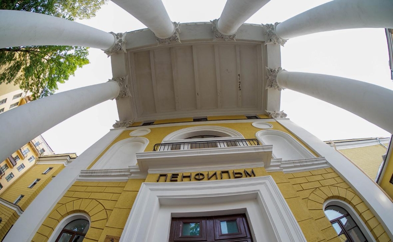 &laquo;Ленфильм&raquo; ответил на сообщения о &laquo;полуголом модном показе&raquo; в его