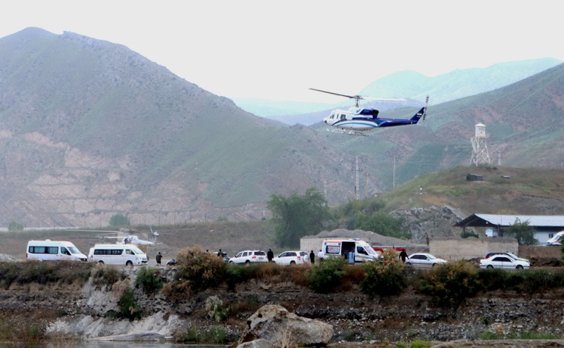 Летевший с Раиси имам прожил час после крушения и вышел на связь