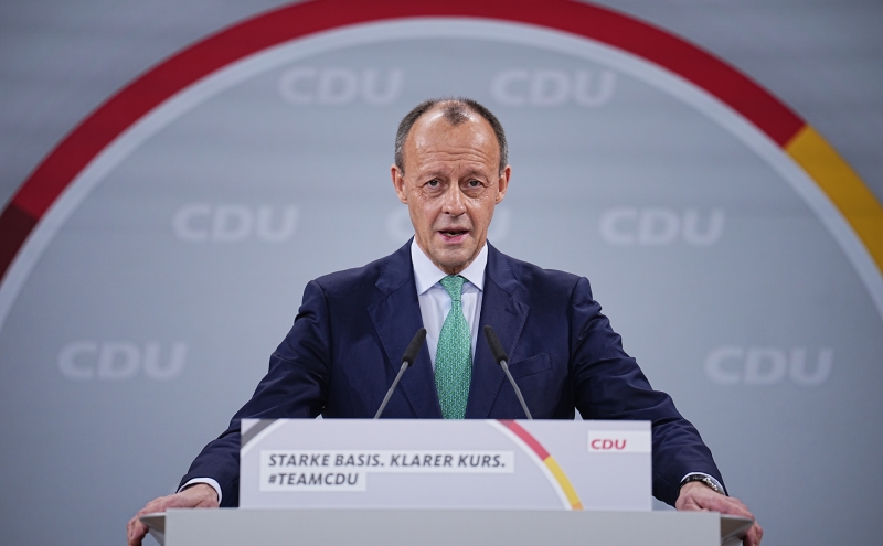 Лидер ХДС назвал «чрезмерной реакцией» отказ Киева принять Штайнмайера