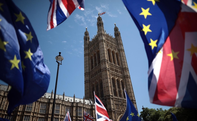 Лондон сообщил о падении инвестиций в свой финансовый сектор в два