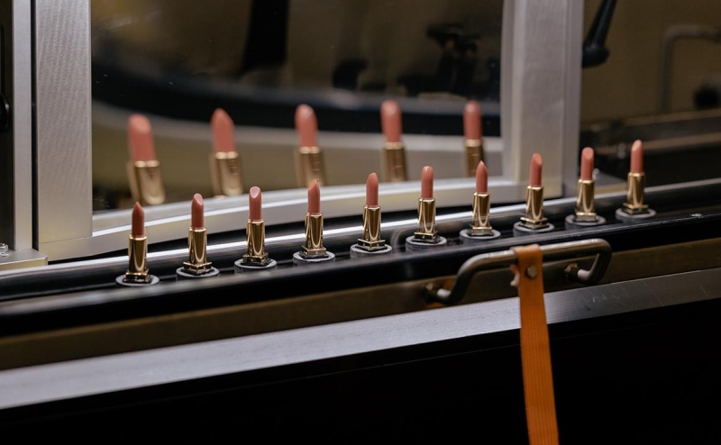 L'Oreal предостерег ЕС от &laquo;красного флага&raquo; на косметику в торговой