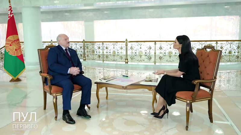 Лукашенко вспомнил слова Путина &laquo;прикрой меня&raquo; перед 24 февраля