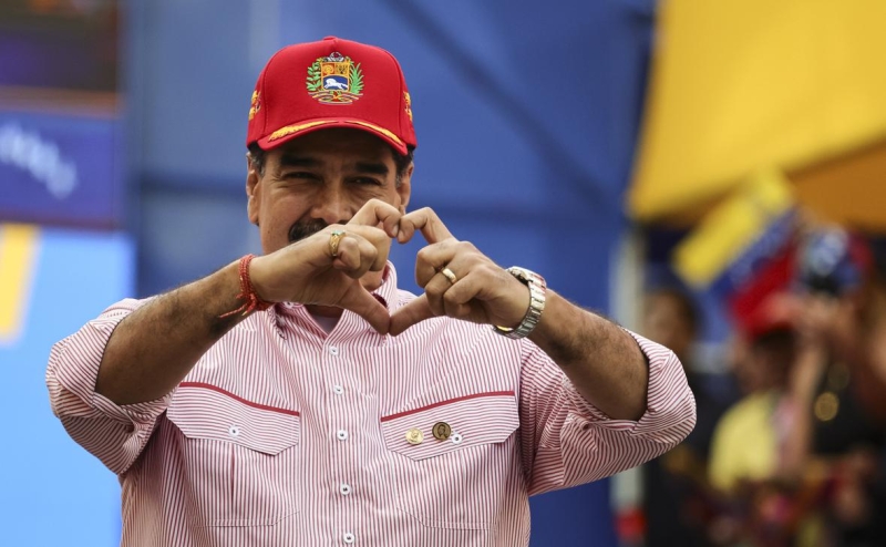 Мадуро сел за руль и рассказал о разговоре с Трампом. Видео