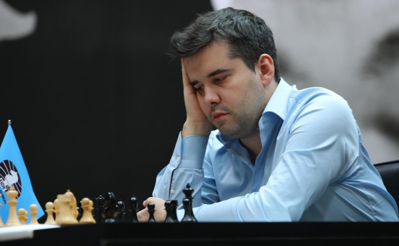 Магнуса Карлсена сняли с чемпионата мира по рапиду из-за джинсов