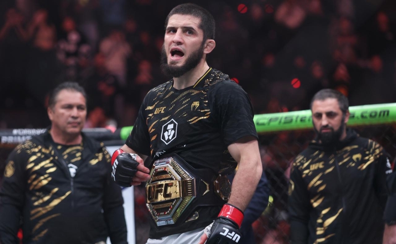 Махачева лишили титула чемпиона UFC