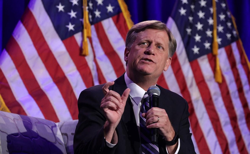 Макфол предложил НАТО устроить &laquo;большой взрыв&raquo; в годовщину