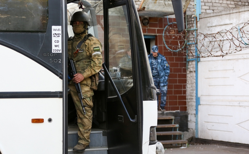 Макрон и Шольц призвали Путина освободить пленных военных с «Азовстали»