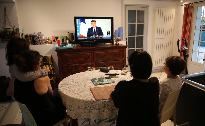 Макрон объявил о введении нового общенационального локдауна во Франции