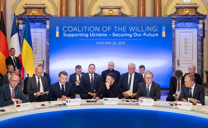 Макрон заявил, что Европа никогда не оставит Украину