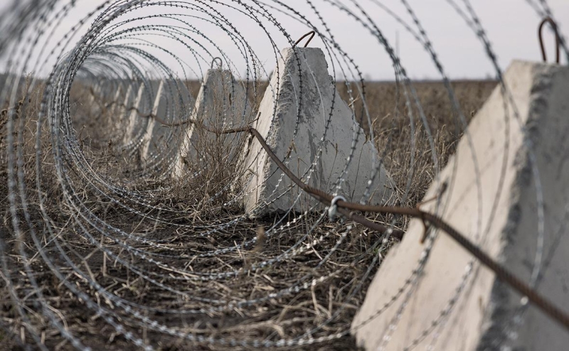 Макрон заявил, что не России решать вопрос о западных войсках на