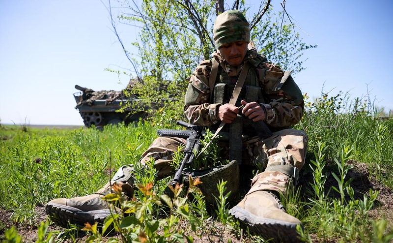 Макрон заявил, что призыв к России о перемирии действует до конца 12