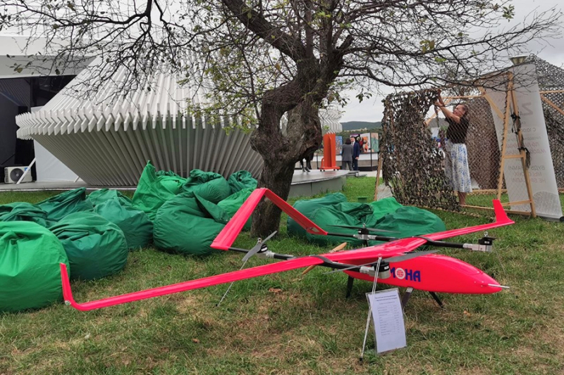 Мамонт и БАМ на первом дне ВЭФ. Фоторепортаж