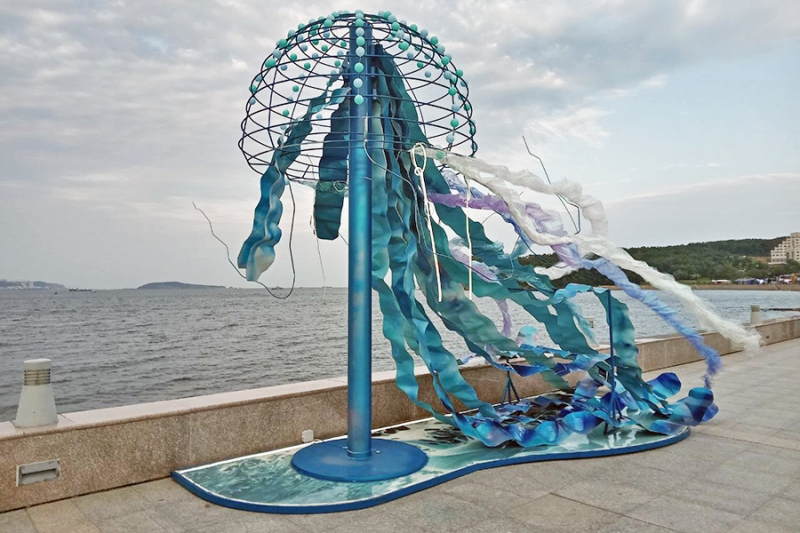 Мамонт и БАМ на первом дне ВЭФ. Фоторепортаж