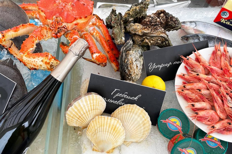 Мамонт и БАМ на первом дне ВЭФ. Фоторепортаж