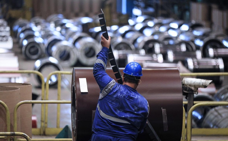 Мантуров предложил поддержать металлургов через закупки в госрезерв