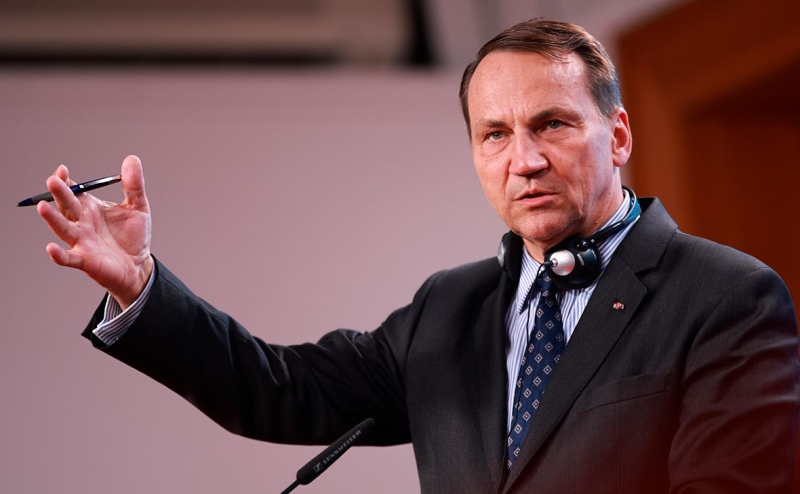 Машина протаранила ворота генконсульства России в Сиднее