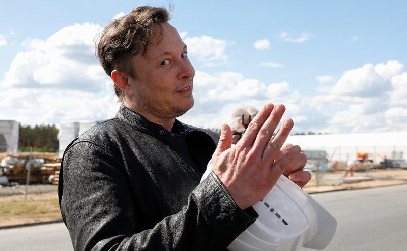 Маск фразой о свече в кромешной тьме ответил на вопрос об