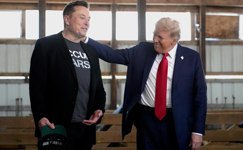 Маск предложил закрыть &laquo;Голос Америки&raquo; и &laquo;Радио Свобода&raquo;