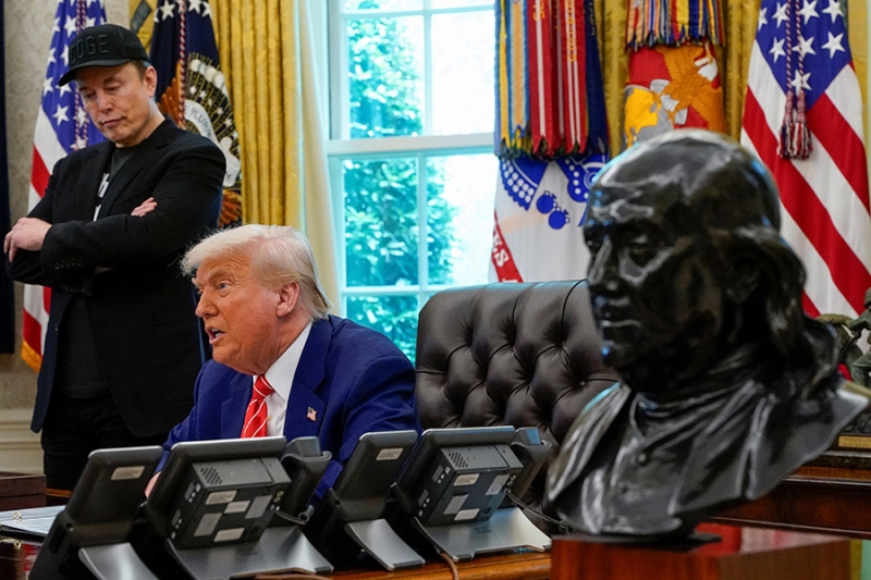 Маск звонил Трампу перед тем, как выразить сожаление из-за ссоры с ним