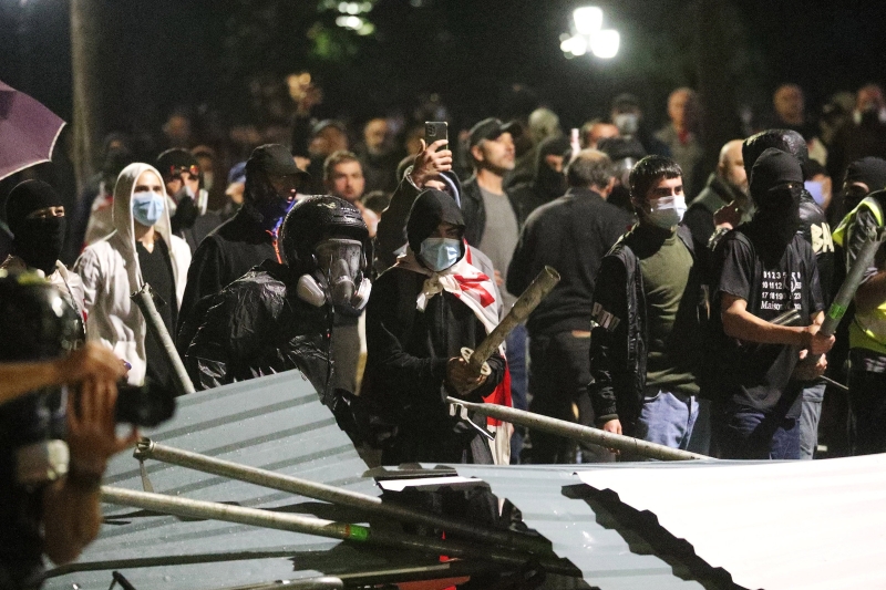 Массовые протесты в день местных выборов в Тбилиси. Фоторепортаж