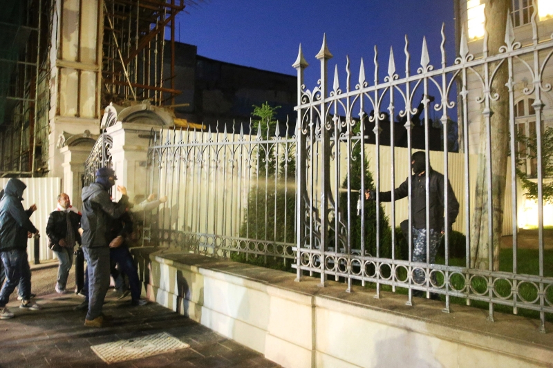 Массовые протесты в день местных выборов в Тбилиси. Фоторепортаж