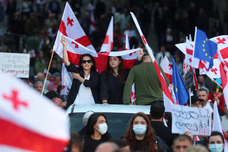 Массовые протесты в день местных выборов в Тбилиси. Фоторепортаж