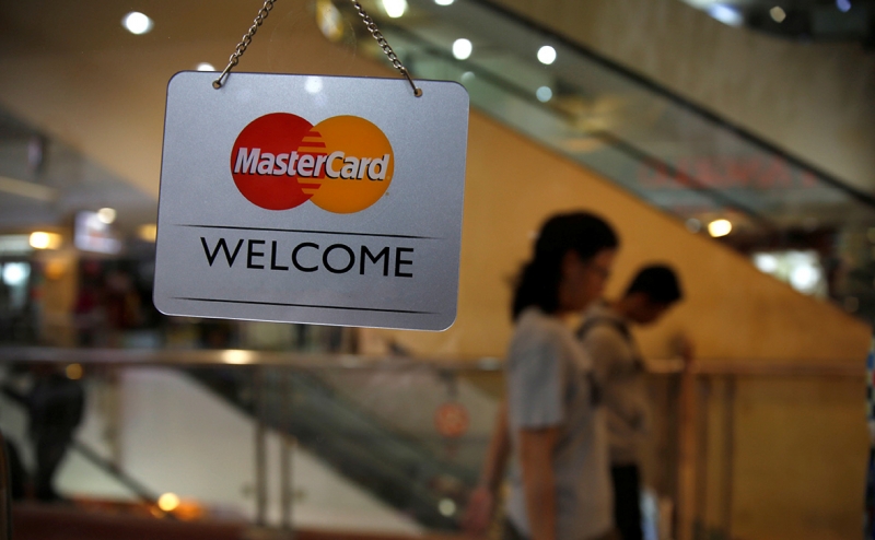Mastercard изменит комиссии за переводы по номеру телефона
