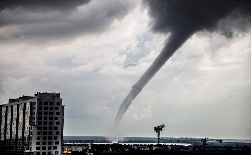 МЧС предупредило об угрозе смерчей в Москве