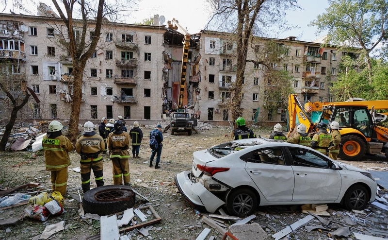 МЧС сообщило о спасении семи человек из-под завалов в Луганске