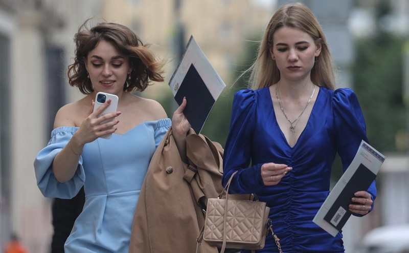 Мединский назвал 11-летнее обучение в школе роскошью