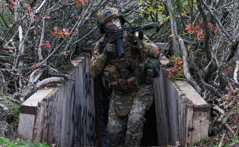 Медведев назвал число набранных в войска в 2025 году контрактников