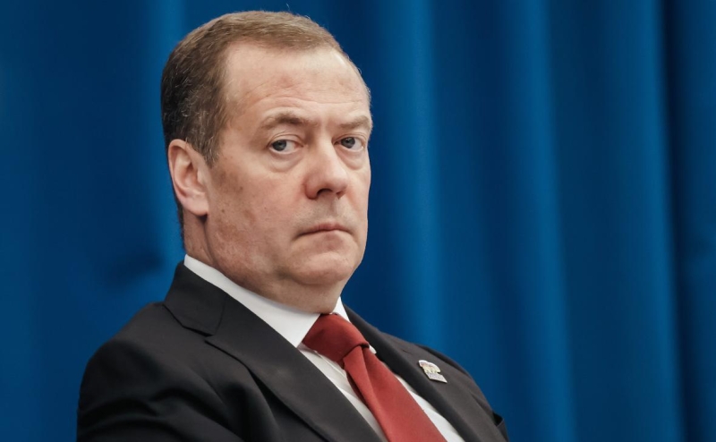 Медведев назвал плохие новости для Макрона и Мерца