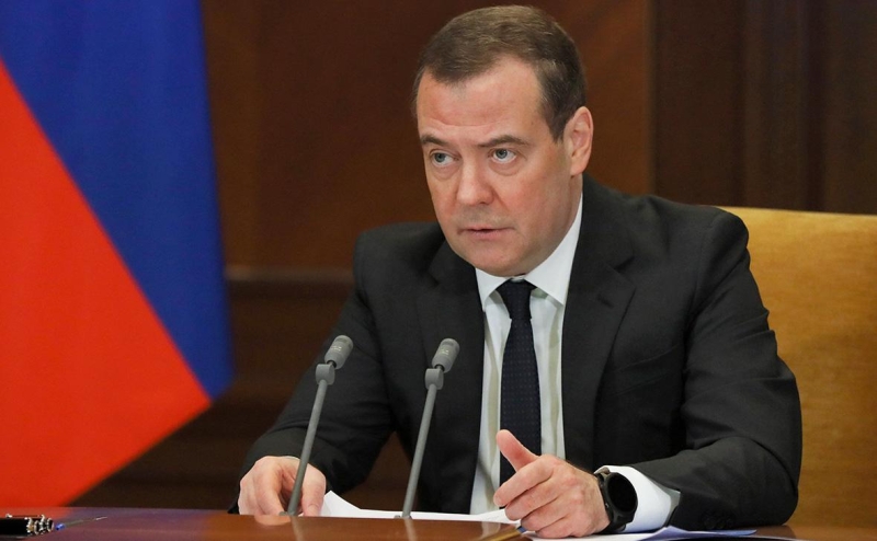 Медведев назвал вопрос существования России вопросом для всей