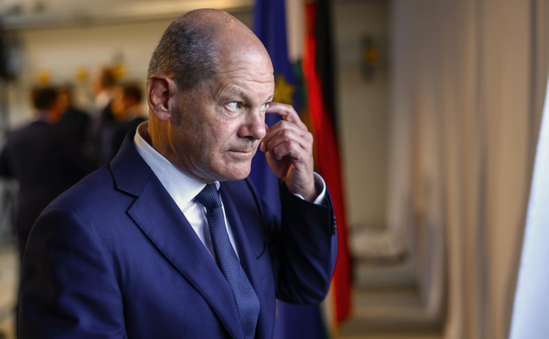 Медведев не нашел причин для обид Шольца из-за проблем с газом