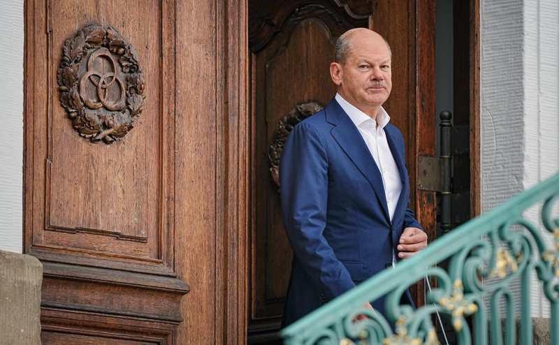 Медведев не нашел причин для обид Шольца из-за проблем с газом