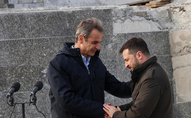 Медведев опроверг удар по кортежу Зеленского и премьера Греции в