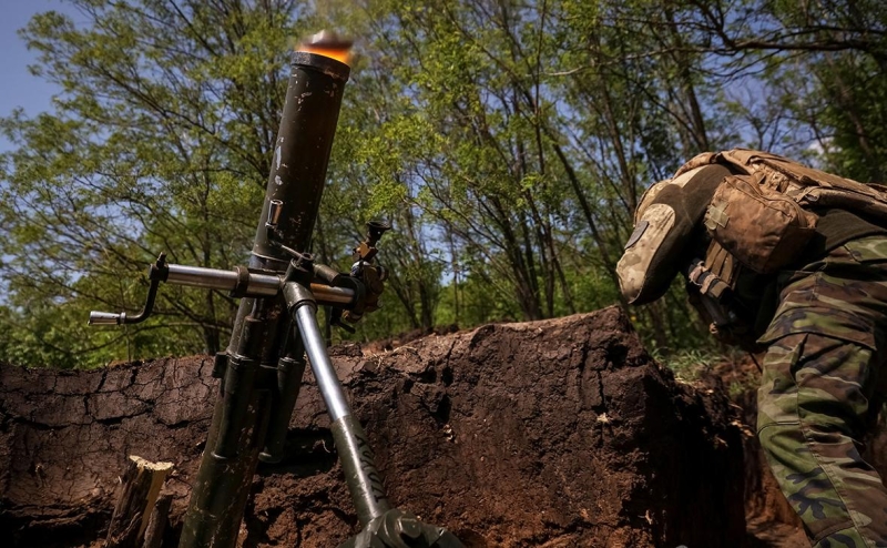 Медведев ответил на октябрьский твит Маска и пригласил в Артемовск