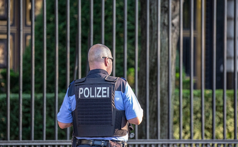 Медведев ответил Зеленскому на предложение конфисковать активы России