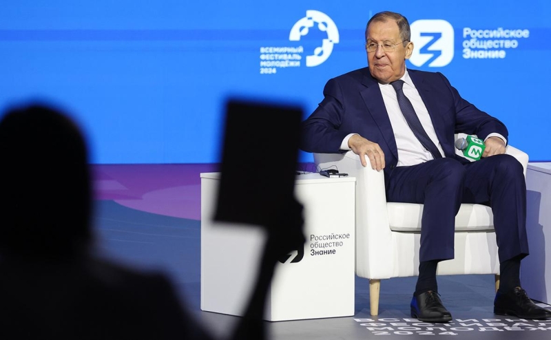 Медведев призвал понизить уровень дипотношений со странами ЕС