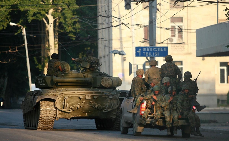 Медведев сравнил войну в Южной Осетии с боями на Украине