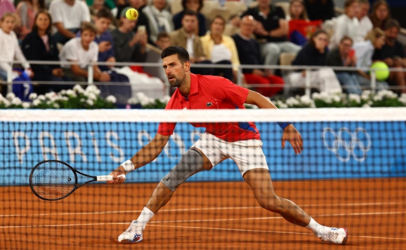 Медведев стартовал с разгромной победы на олимпийском турнире в Париже