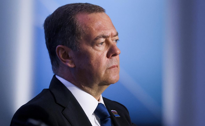 Медведев усомнился в адекватности защиты танкера Marinera флагом