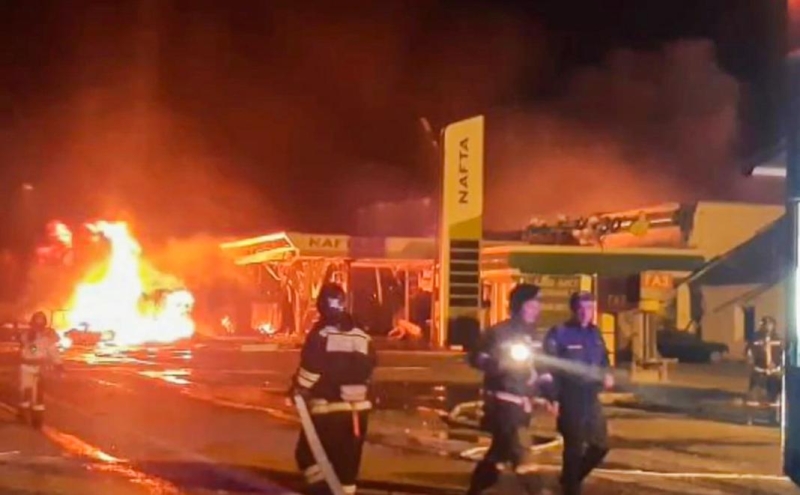 Меликов объяснил взрыв на заправке детонацией емкостей напротив АЗС