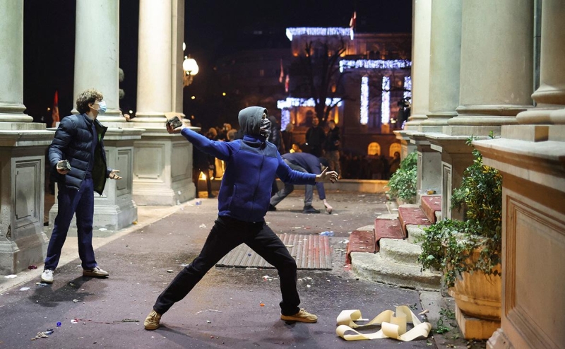 Мэр Белграда показал последствия погрома и заявил о «майданизации»