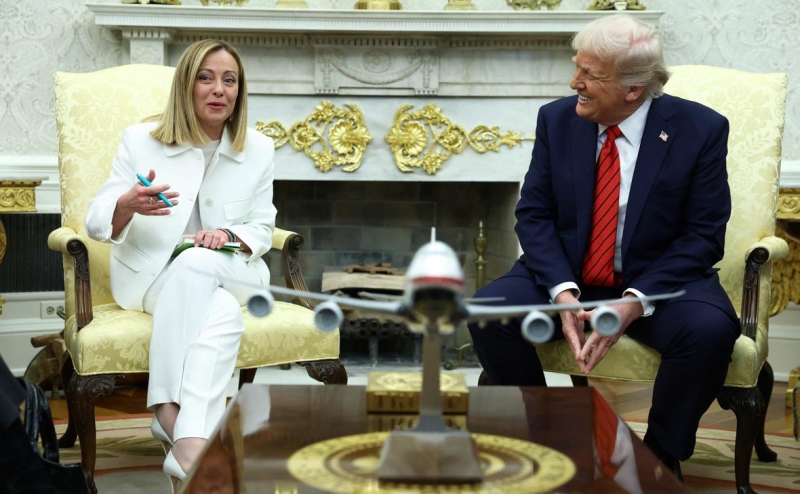 Мерц попытался уладить спор Макрона и Мелони из-за инициатив по