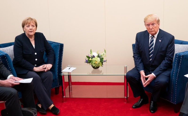 Меркель рассказала, как Трамп отказался пожать ей руку